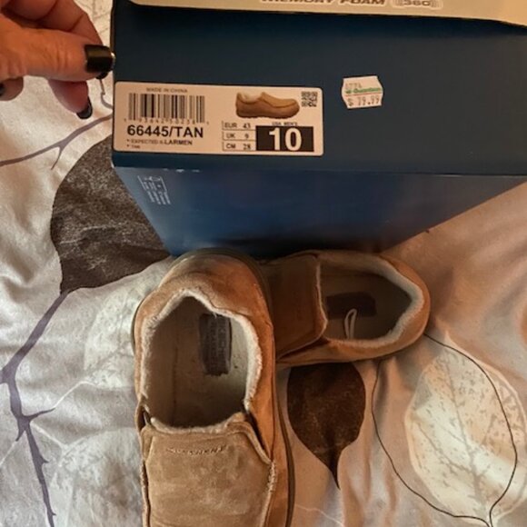 Mens Skechers Fur lined Suede Slippers - Picture 2 of 3